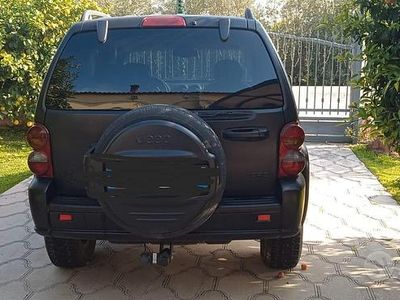 Usado Jeep Cherokee 143 CV (105 kW) 2005 Negro SUV
