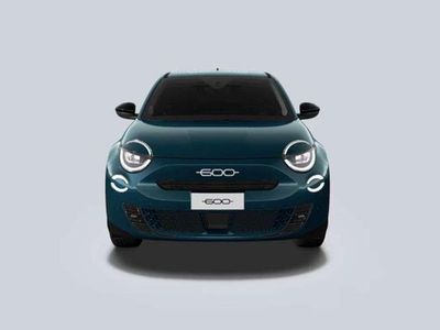 Nuova Fiat 600 La Prima 101 CV (74 kW) 2026 Verde mare metallizzato SUV