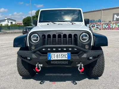 Usata Jeep Wrangler Sahara 200 CV (147 kW) 2014 Pure white pastello SUV