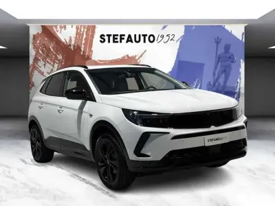 Nuova Opel Grandland X 136 CV (100 kW) 2026 Arktis white (pastel SUV