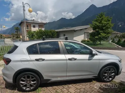 Usata Fiat Tipo Cross 100 CV (73 kW) 2021 Grigio SUV