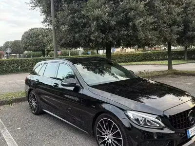 Usata Mercedes C300 245 CV (180 kW) 2023 Nero Station wagon