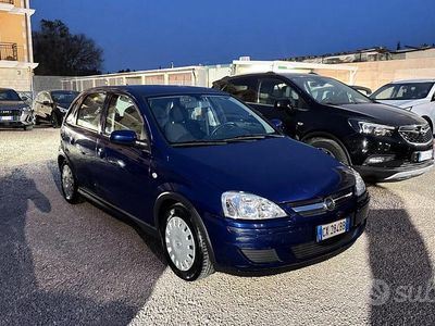 Usata Opel Corsa Club 70 CV (51 kW) 2005 Blu Utilitaria