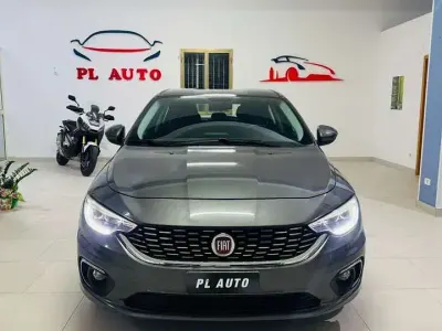 Usata Fiat Tipo Lounge 120 CV (88 kW) 2019 Grigio Berlina