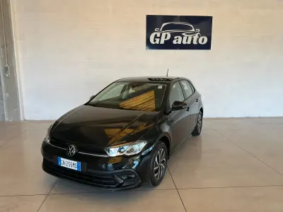 Usata VW Polo Life 80 CV (58 kW) 2023 Nero Utilitaria