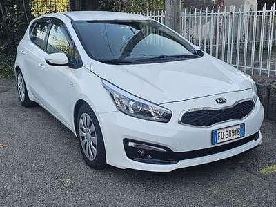 Usata Kia Ceed Active 115 CV (84 kW) 2016 Bianco Utilitaria