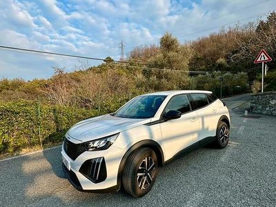 Usata Peugeot 2008 100 CV (73 kW) 2025 Bianco SUV