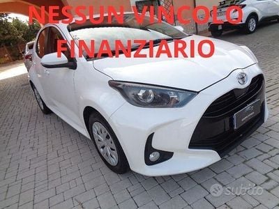 Usata Toyota Yaris Active 72 CV (52 kW) 2023 Bianco Utilitaria