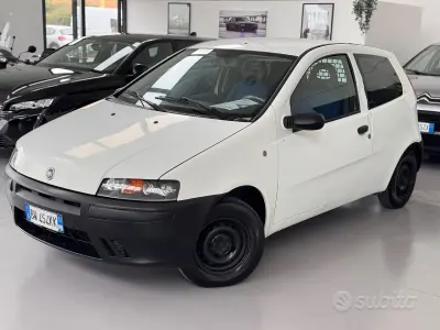Usata Fiat Punto 60 CV (44 kW) 2001 Bianco Utilitaria