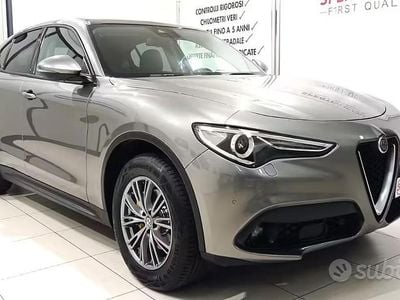 Usata Alfa Romeo Stelvio Executive 210 CV (154 kW) 2017 Grigio SUV