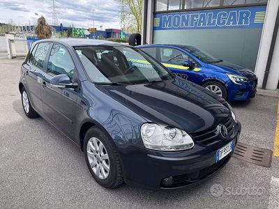 Usata VW Golf VI Comfortline 102 CV (75 kW) 2008 Blu Utilitaria