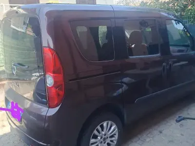 Usata Fiat Doblò 105 CV (77 kW) 2010 Monovolume