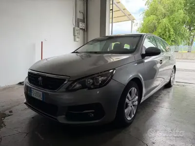 Usata Peugeot 308 Active 131 CV (96 kW) 2018 Grigio Station wagon