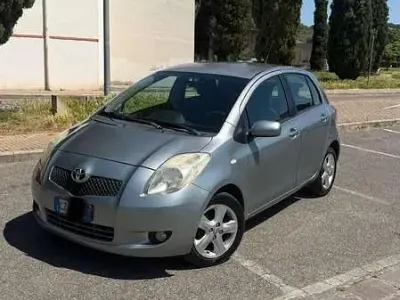 Usata Toyota Yaris Sol 90 CV (66 kW) 2006 Utilitaria