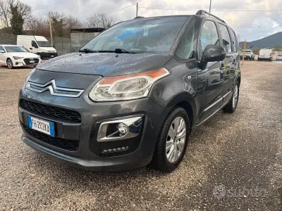 Usado Citroën C3 Picasso 99 CV (72 kW) 2017 Gris Monovolumen