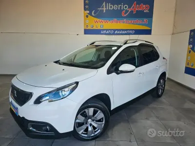 Usata Peugeot 2008 Active 99 CV (72 kW) 2018 Bianco SUV