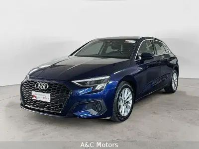 Usata Audi A3 Business 116 CV (85 kW) 2023 Blu navarra metallizzato Berlina