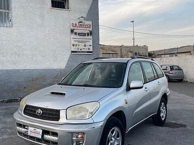 Usata Toyota RAV4 115 CV (84 kW) 2004 Grigio Station wagon