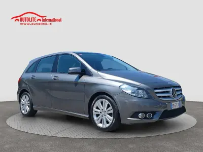 Usata Mercedes B180 Executive 122 CV (89 kW) 2012 Grigio Utilitaria
