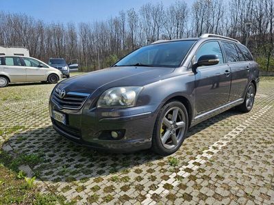 usata Toyota Avensis 2.2 D-4D Tenuta sempre in box