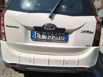 Usata Mahindra XUV500 140 CV (102 kW) 2015 Bianco SUV