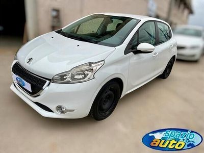 usata Peugeot 208 1.4 HDi 68 CV 5 porte Allure