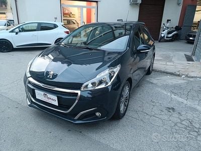 Usata Peugeot 208 Active 75 CV (55 kW) 2016 Blu Utilitaria