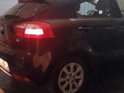 Usata Kia Rio 85 CV (62 kW) 2014 Nero Station wagon