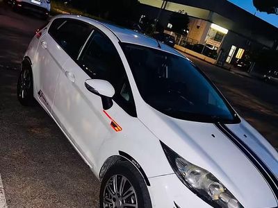 Usata Ford Fiesta 68 CV (50 kW) 2009 Bianco Utilitaria