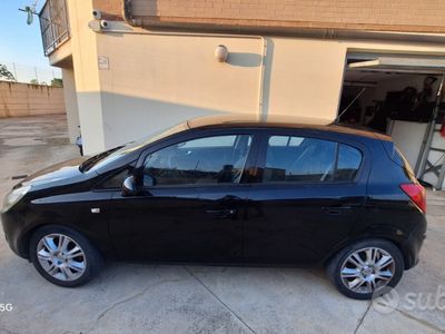 Usata Opel Corsa 65 CV (47 kW) 2008 Nero Utilitaria