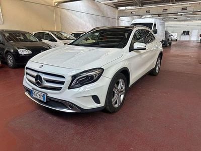 Usata Mercedes GLA180 Business 109 CV (80 kW) 2016 Bianco SUV