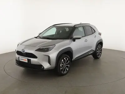 Begagnad Toyota Yaris Hybrid Edition 116 HK (85 kW) 2024 Grå