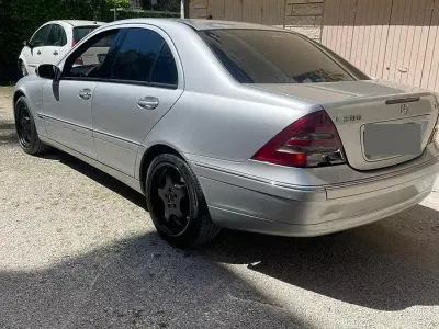 Usata Mercedes C200 116 CV (85 kW) 2002 Berlina