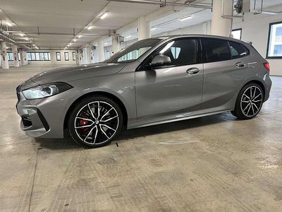 Nuova BMW 120 190 CV (139 kW) 2026 Grigio Utilitaria