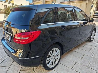 Usata Mercedes B180 Premium 109 CV (80 kW) 2014 Nero Utilitaria