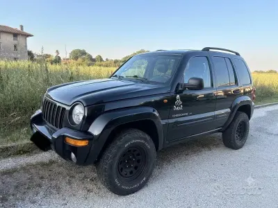 Usata Jeep Cherokee Limited 116 CV (85 kW) 2005 Nero SUV