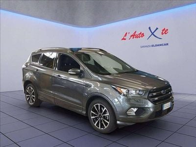 Usata Ford Kuga ST-Line 120 CV (88 kW) 2016 Grigio metallizzato SUV