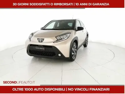 Usata Toyota Aygo Trend 72 CV (52 kW) 2023 Beige Utilitaria