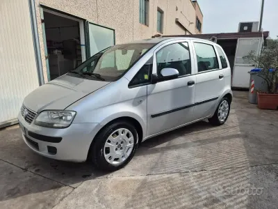 Usata Fiat Idea 95 CV (69 kW) 2011 Grigio Monovolume