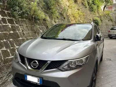 Usata Nissan Qashqai 360º 110 CV (80 kW) 2015 Grigio SUV