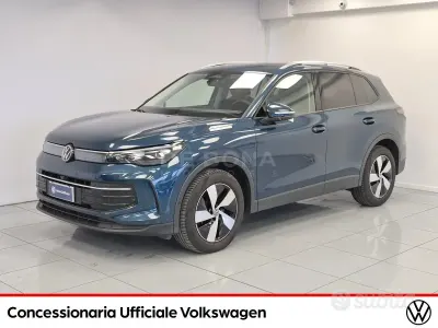 Usata VW Tiguan Edition 150 CV (110 kW) 2024 Verde SUV