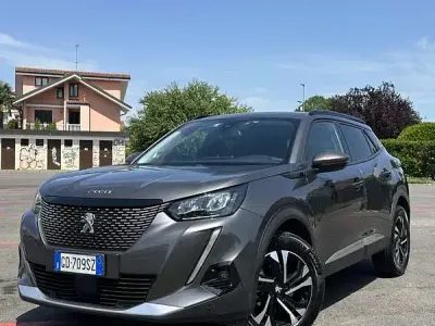 Usata Peugeot 2008 Allure 131 CV (96 kW) 2020 SUV