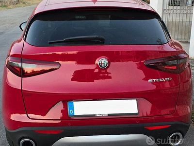 Usata Alfa Romeo Stelvio Super 160 CV (117 kW) 2020 Rosso SUV