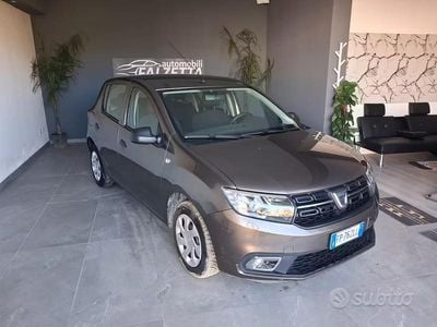 Usata Dacia Sandero Stepway 90 CV (66 kW) 2018 Marrone Berlina