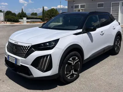 Usata Peugeot 2008 GT 131 CV (96 kW) 2023 Bianco SUV