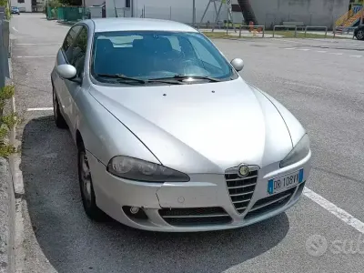 Usata Alfa Romeo 147 120 CV (88 kW) 2008 Grigio Utilitaria