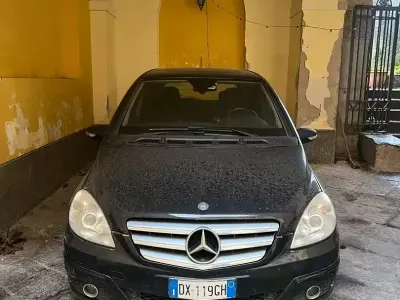 Usata Mercedes B180 116 CV (85 kW) 2009 Nero Monovolume