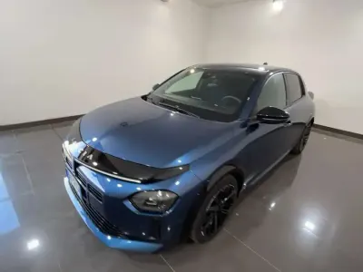 Usata Lancia Ypsilon 101 CV (74 kW) 2025 Blu/azzurro Utilitaria