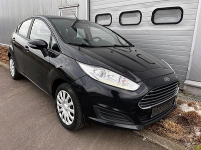 Usata Ford T Titanium 74 CV (54 kW) 2016 Nero Berlina