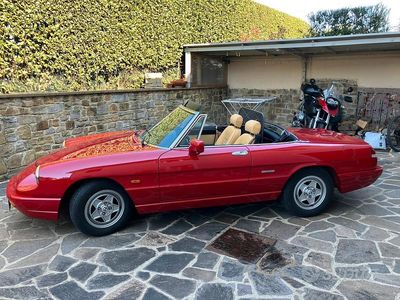 Usata Alfa Romeo Spider 106 CV (77 kW) 1991 Rosso Cabrio